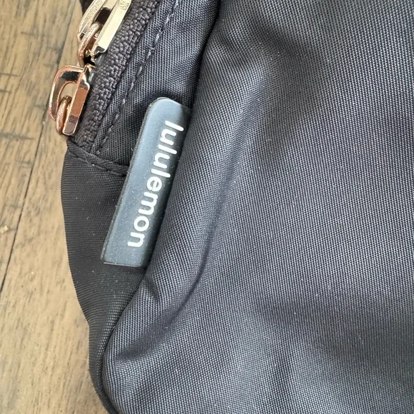 lululemon athletica Black Crossbody Bag - Picture 7 of 10